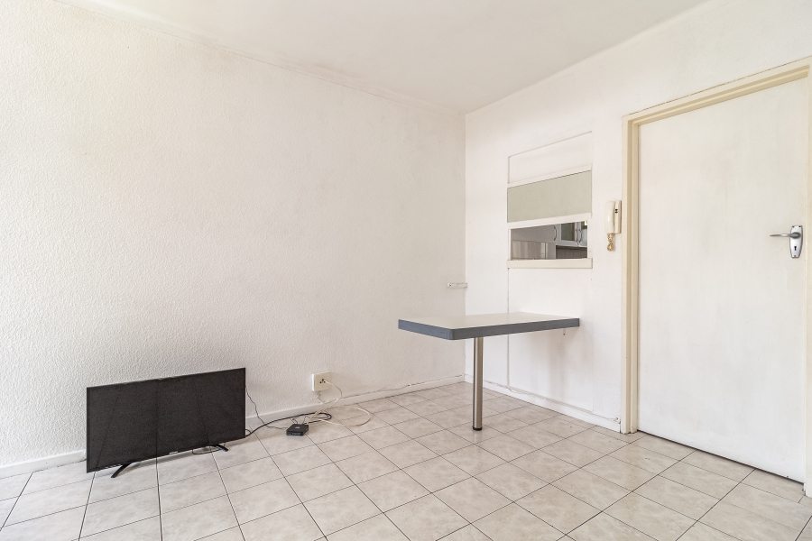 To Let 1 Bedroom Property for Rent in Green Point Western Cape